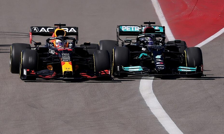 Макс Ферстаппен из «Ред Булл» и Льюис Хэмилтон из «Мерседес»