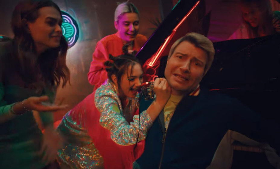 Евгения Медведева появилась в клипе Николая Баскова. Фото: скрин клипа