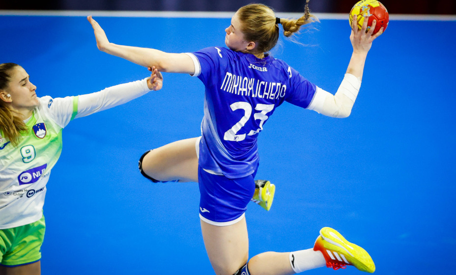 Елена Михайличенко забила 5 голов словенским гандболисткам. Фото: Global Look Press