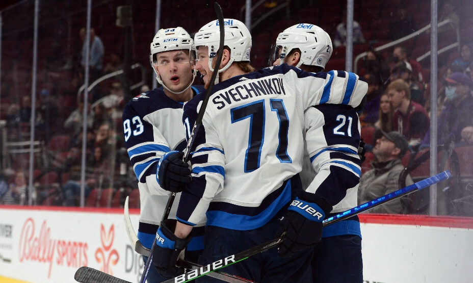 Евгений Свечников, хоккей