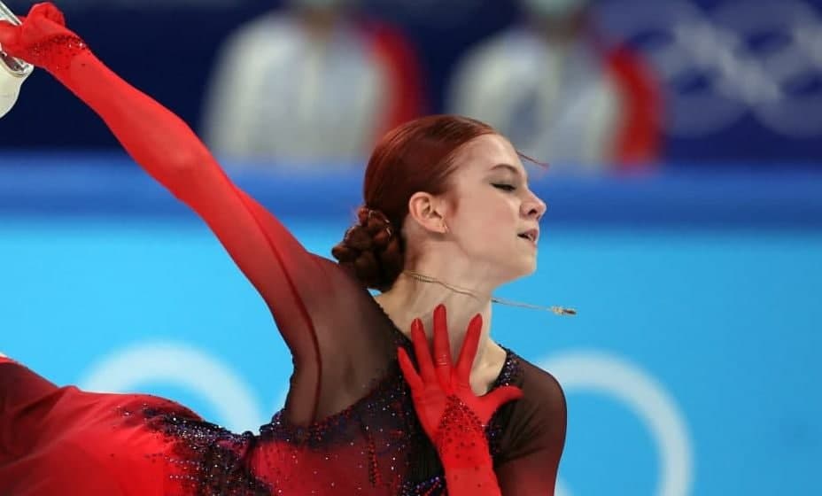 Александра Трусова упала с акселя в короткой программе в Пекине. 
Фото: Reuters