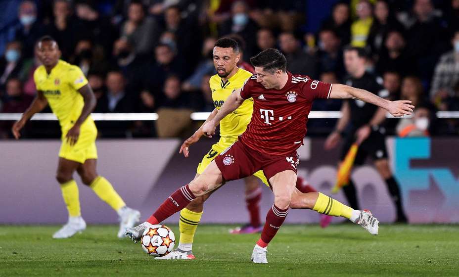 Роберт Левандовски в первом четвертьфинале Лиги чемпионов с «Вильярреалом» не сумел забить в ворота испанцев. Фото: Reuters