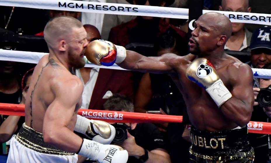 Флойд Мейвезер выходил на ринг  против Конора Макгрегора и заработал отличные деньги. Фото: Global Look Press