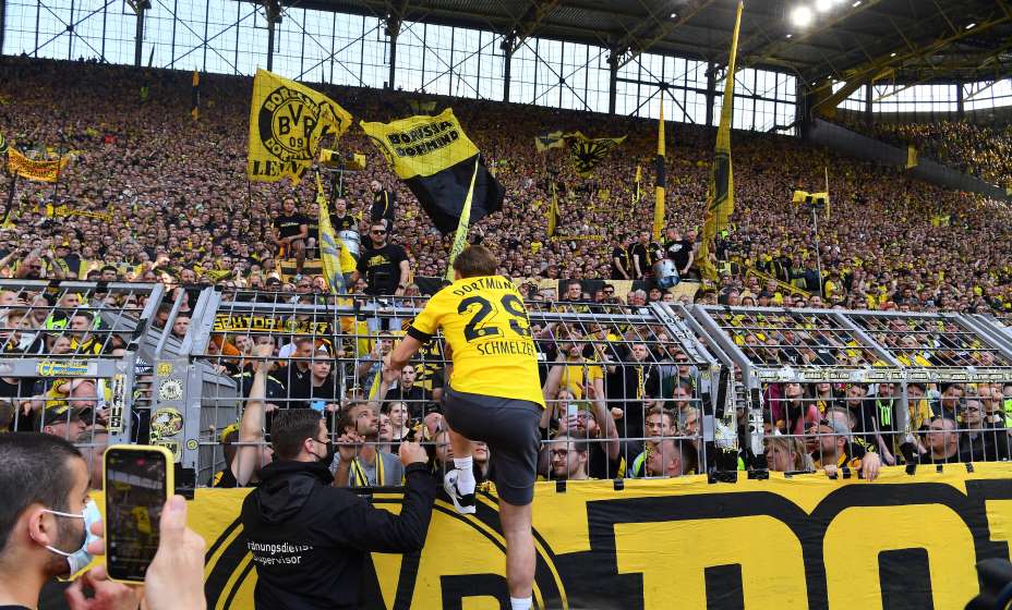 Так Марсель Шмельцер попрощался с болельщиками Дортмунда. Фото: Global Look Press