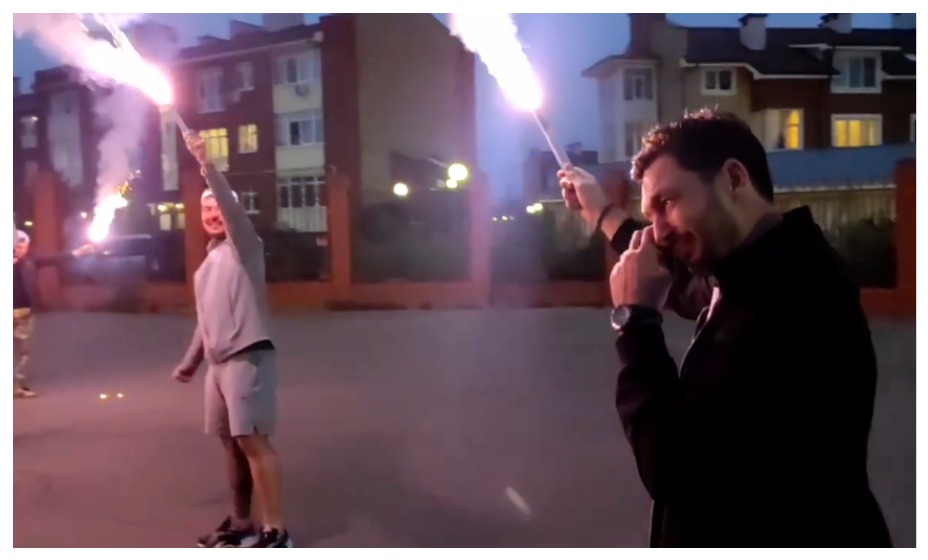 Сандро Шварц заплакал на прощании с болельщиками «Динамо». Фото: Скриншот Соцсети fcdin.com