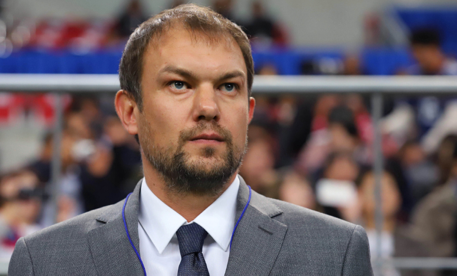 Главный тренер сборной Киргизии по футболу Александр Крестинин.
Фото: Global Look Press