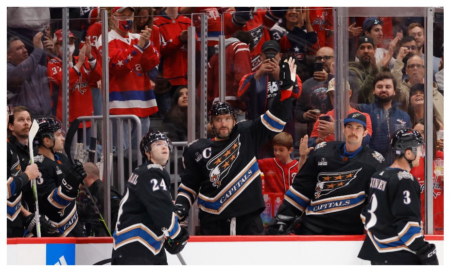 Александр Овечкин забросил очередную шайбу в НХЛ. Фото: Reuters