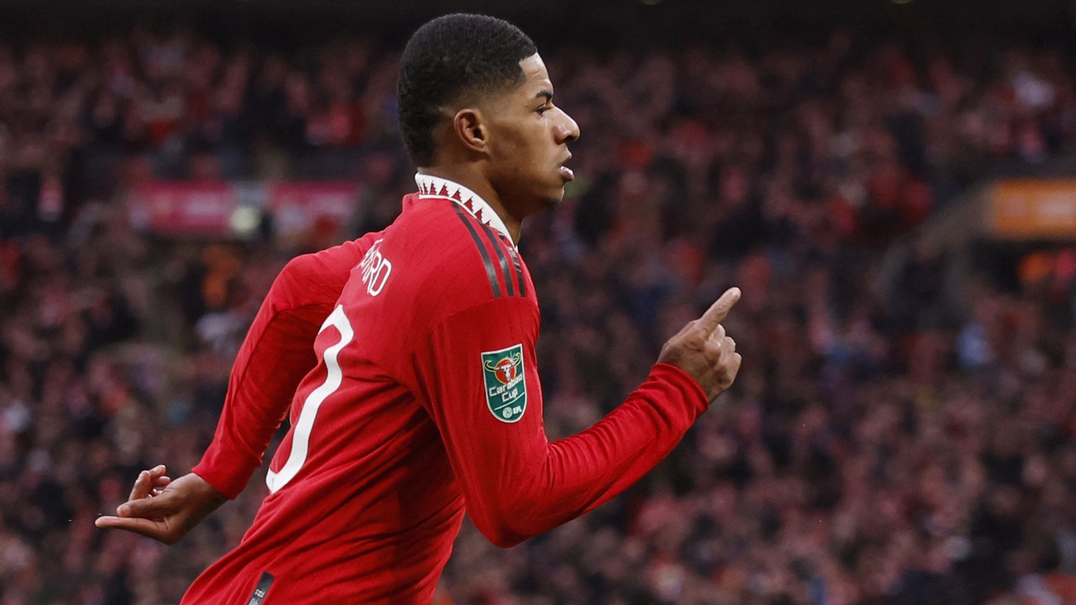 Рэшфорд празднует второй забитый гол в матче