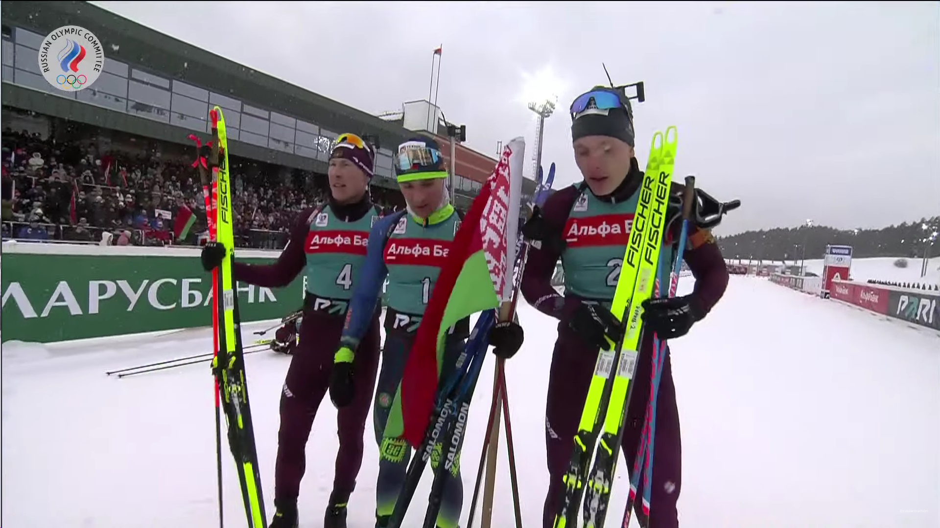 Смольский точнее стрелял и быстрее бежал, закончив гонку с флагом. Фото: стоп-кадр прямого эфира СБР