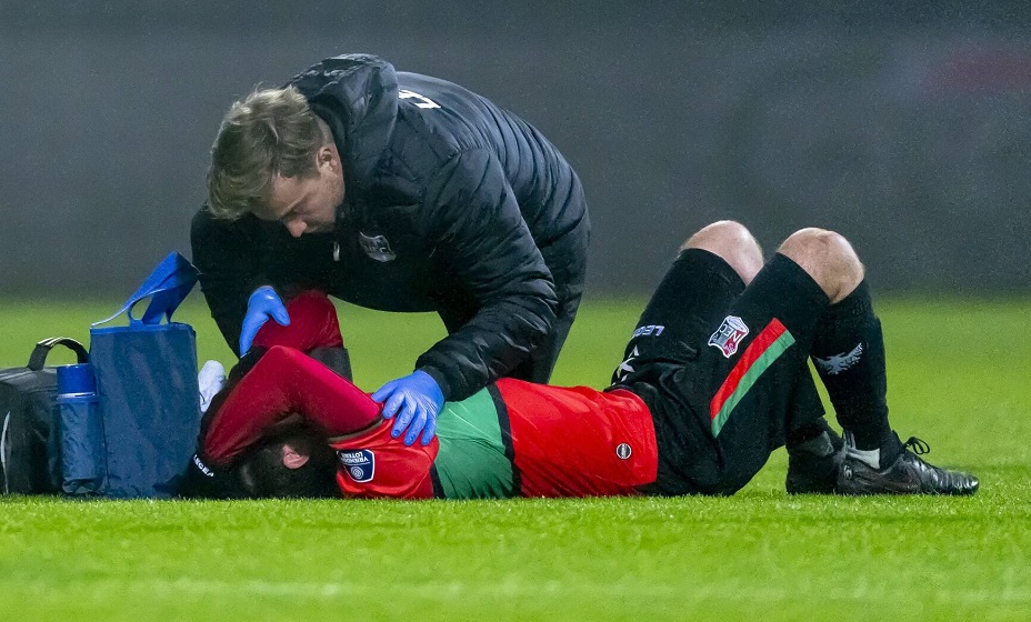 Египетский футболист перенес остановку сердца прямо во время матча. Фото: Global Look Press