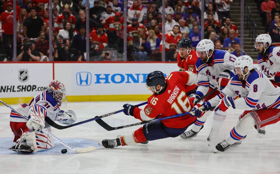 В НХЛ голкипера «Рейнджерс» Шестеркина называют лучшим вратарем лиги. Фото: Reuters