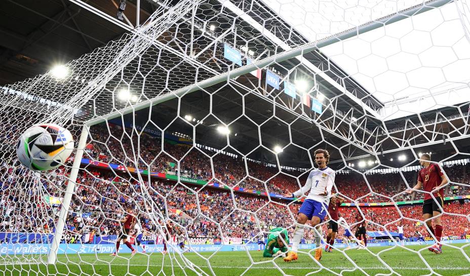 Франция обыграла Бельгию за счет автогола. Фото: Reuters