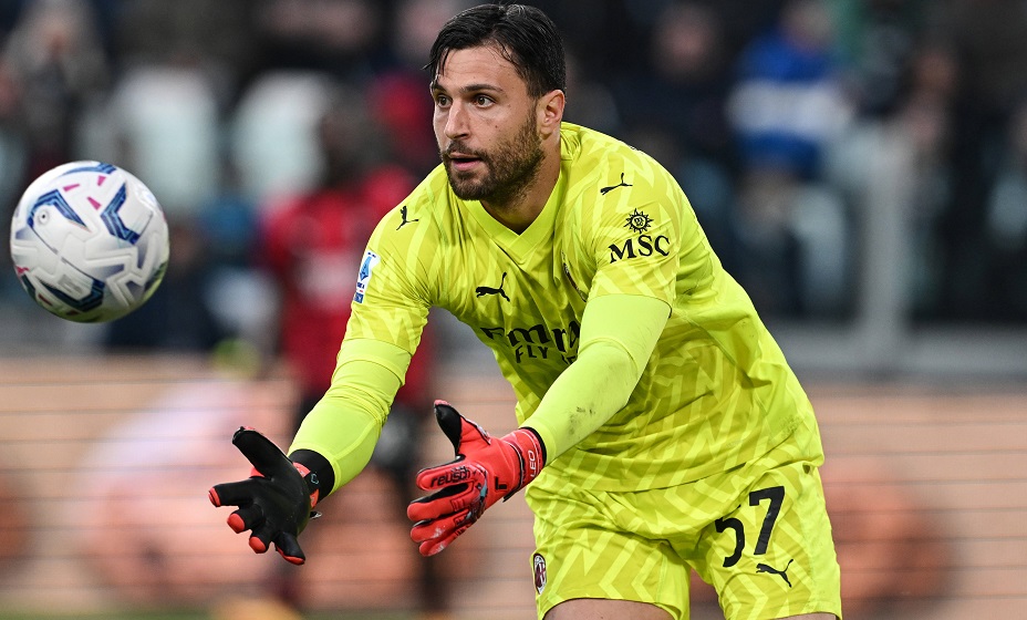 Спортьелло порвал сухожилие, ударившись рукой о люстру в отеле. Фото: Global Look Press