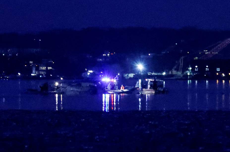 На борту самолета, потерпевшего крушение, было 60 пассажиров. Фото: Reuters