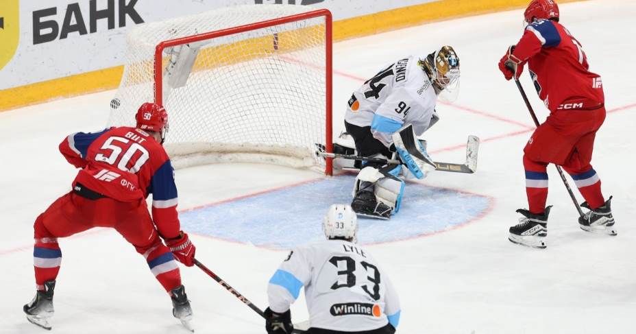 Ярославцы после победы над минским «Динамо»  гарантировали себе место в плей-офф Кубка Гагарина. Фото: Соцсети ХК «Локомотив» 