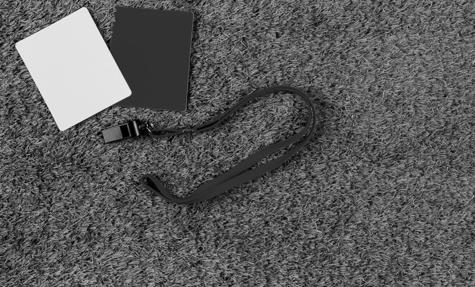 Футбольный судья Иксанов скончался во время любительского матча в Ачинске. Фото: Freepik