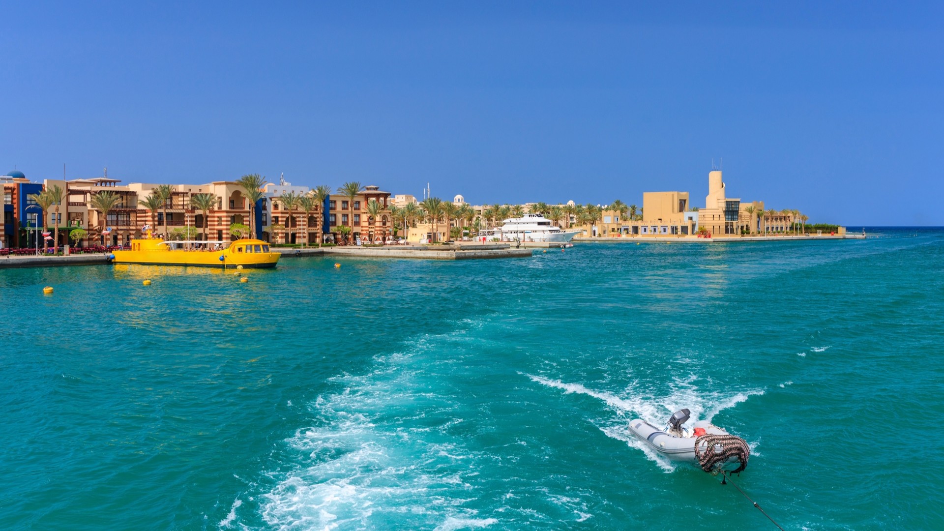 Прекрасный вид на побережье Красного моря в Порт-Галибе.