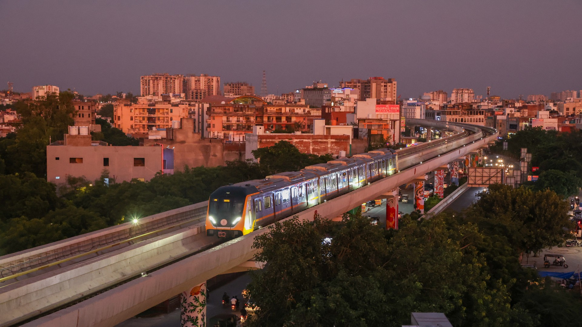 Метро в городе Агра.