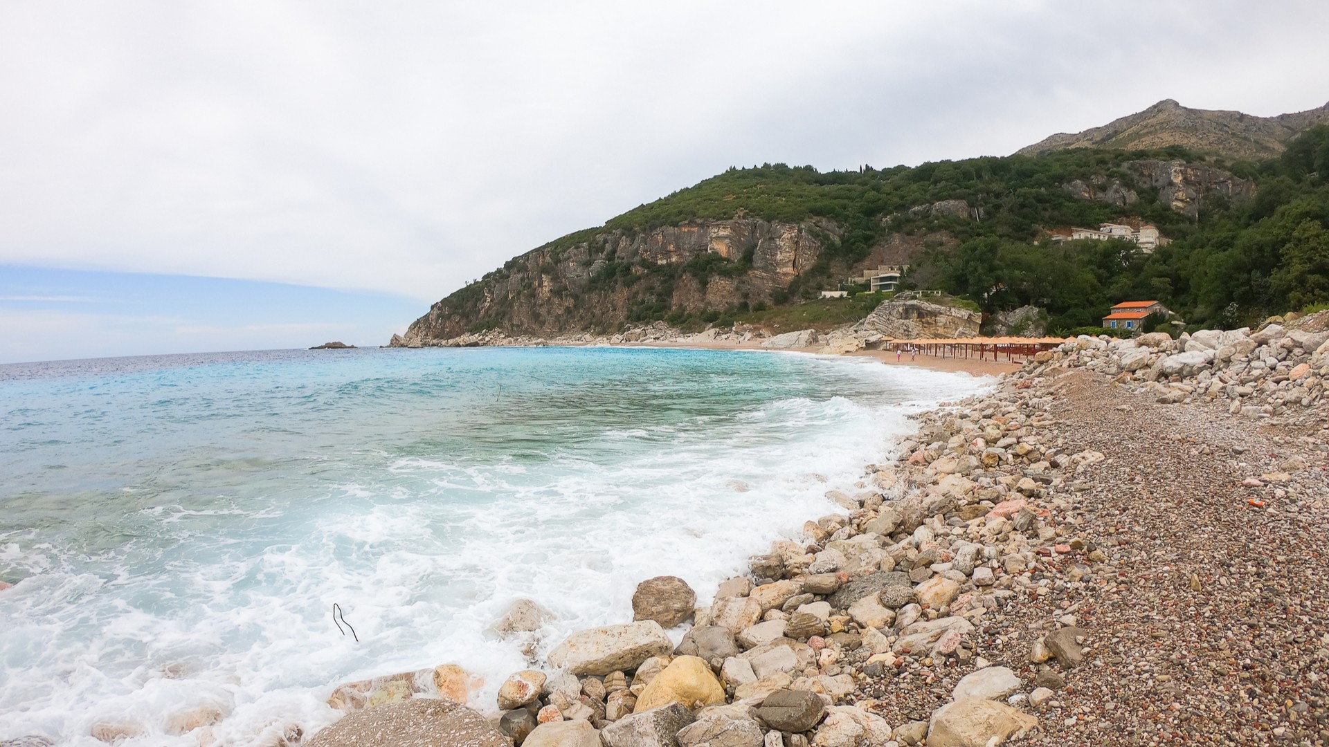 Пляж Перазича До в Черногории.
