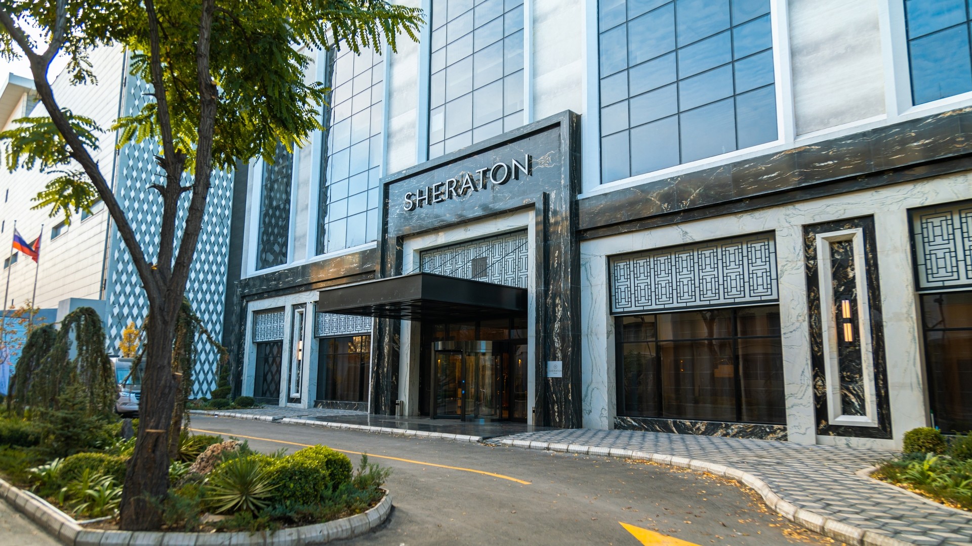 Отель Sheraton Bishkek, Кыргызстан.